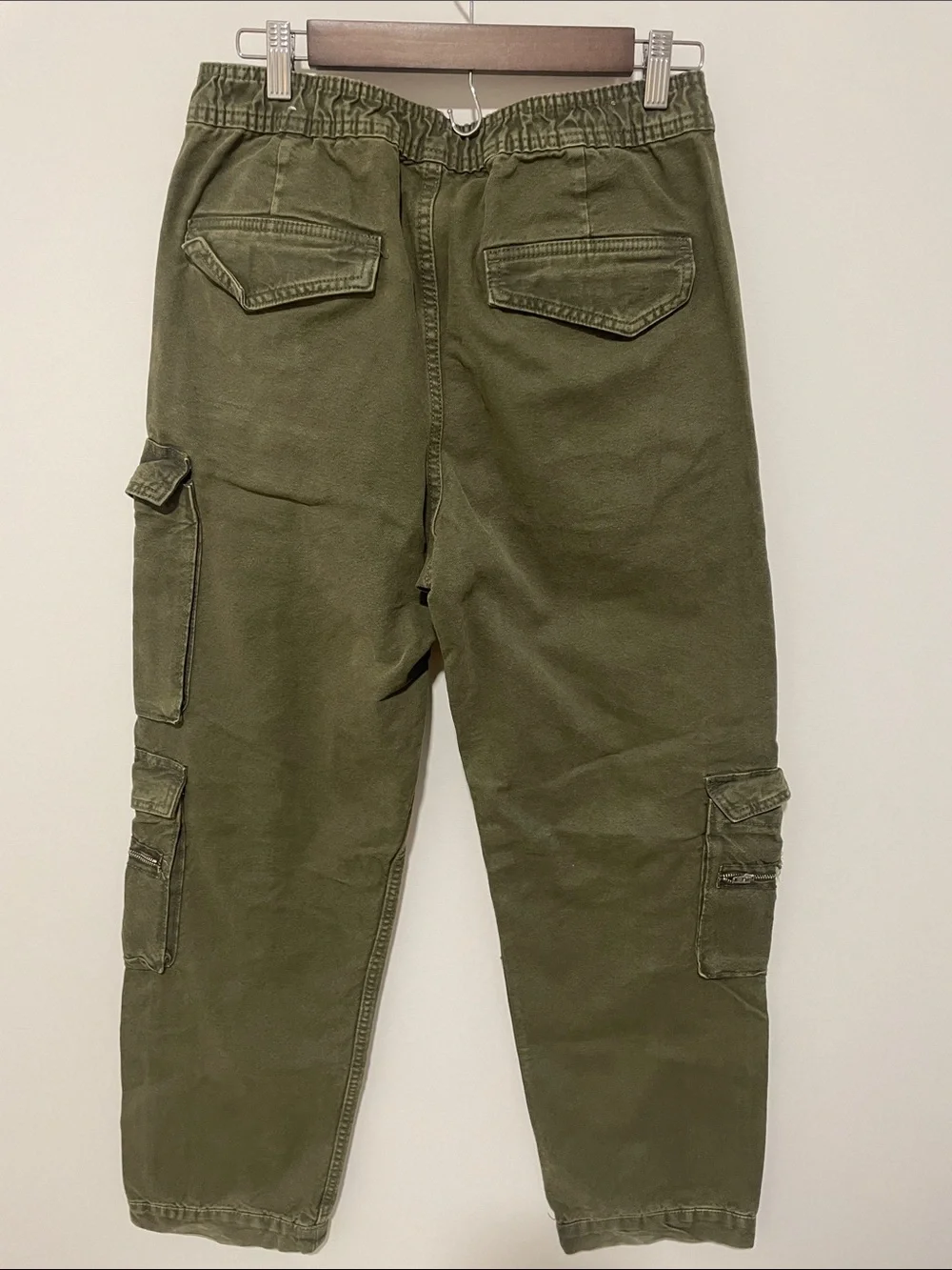 Zara Men's Olive Cargo Pants with Pocket Detailing